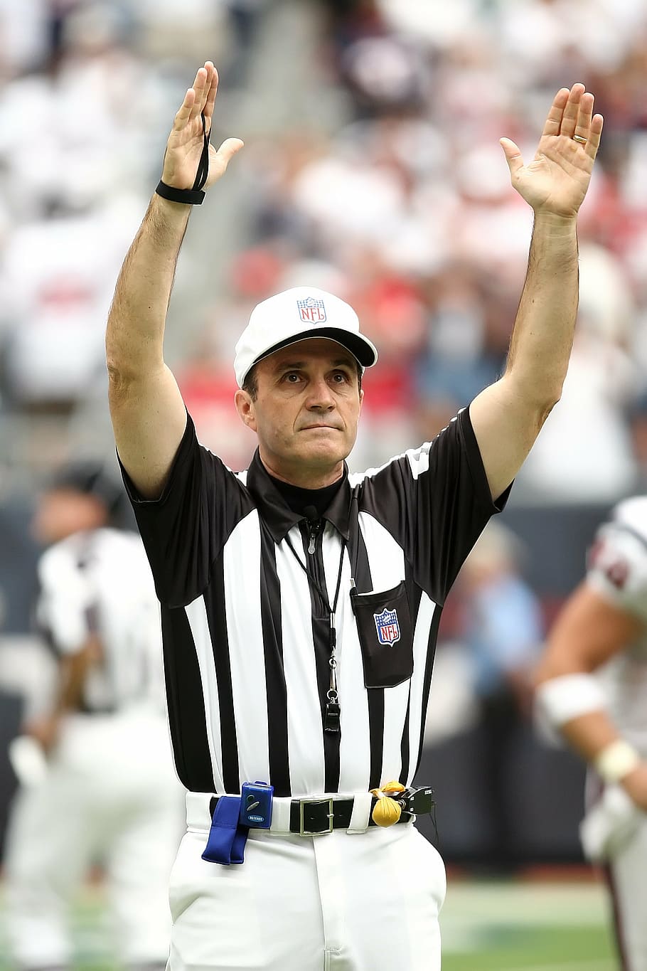 referee raising his hand, professional football, touchdown, official, HD wallpaper