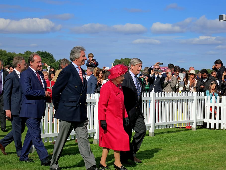 group of person walking on the grass field, queen, elizabeth ii, HD wallpaper