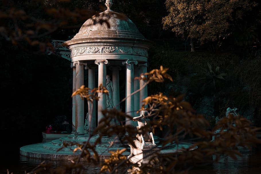 Diana temple @ Villa Durazzo Pallavicini, Genoa, focus photography of gazebo surrounded by trees HD wallpaper