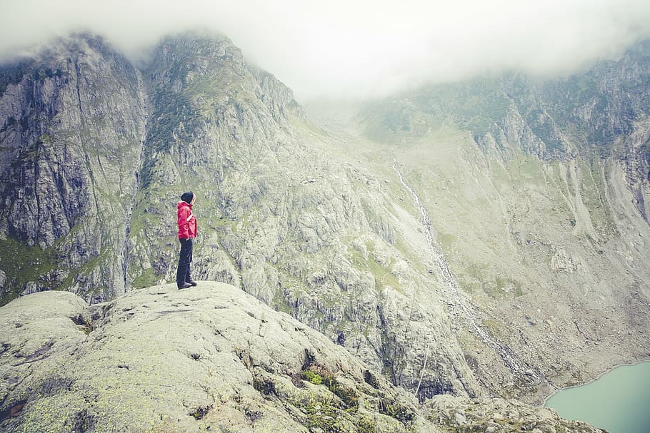 fog, lake, mountain, person, rocky, rocky mountain, hiking HD wallpaper