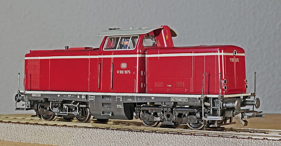 red and gray train illustration, diesel locomotive, model, scale h0