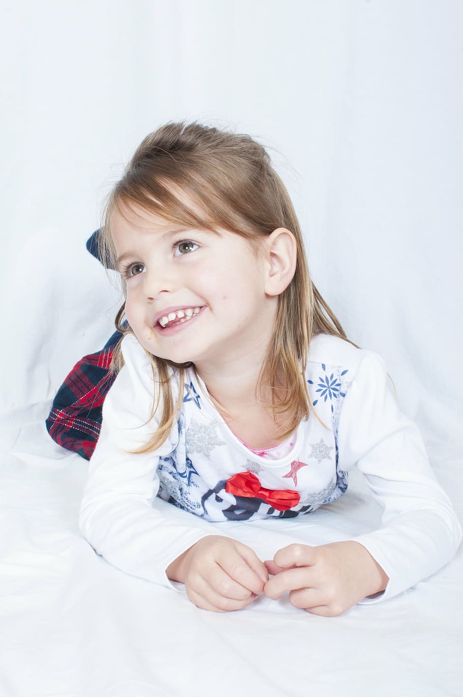 girl wearing white long-sleeved shirt, child, portrait, happy HD wallpaper