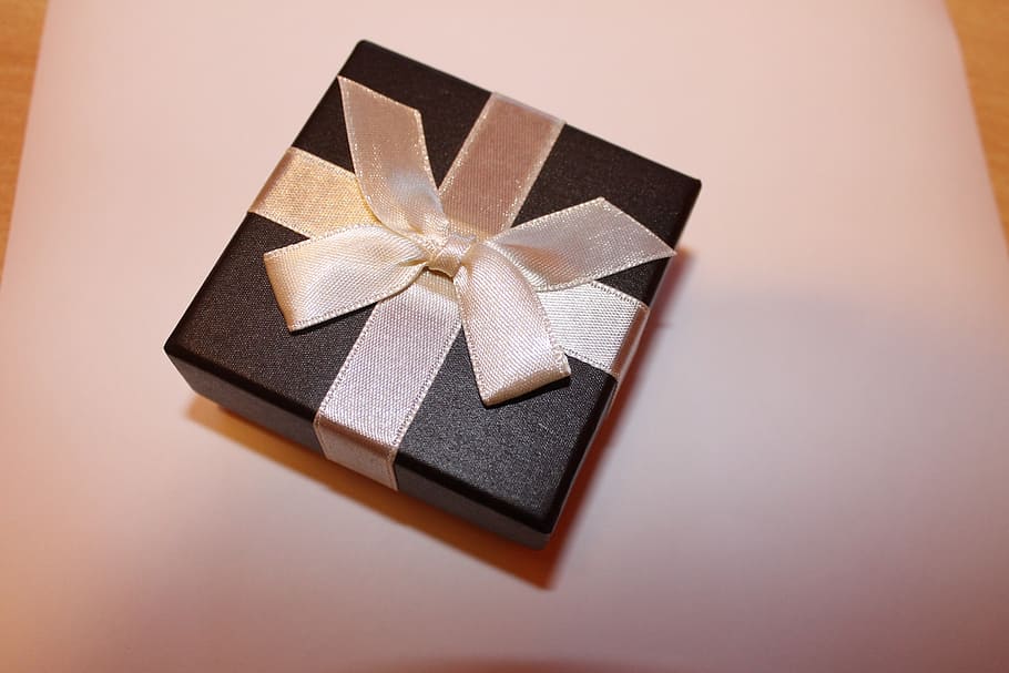 gift, gift box, gift packaging, loop, keepsake box, jewel case HD wallpaper