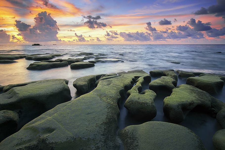 photography of gray boulder near seashore, beach, beautiful HD wallpaper