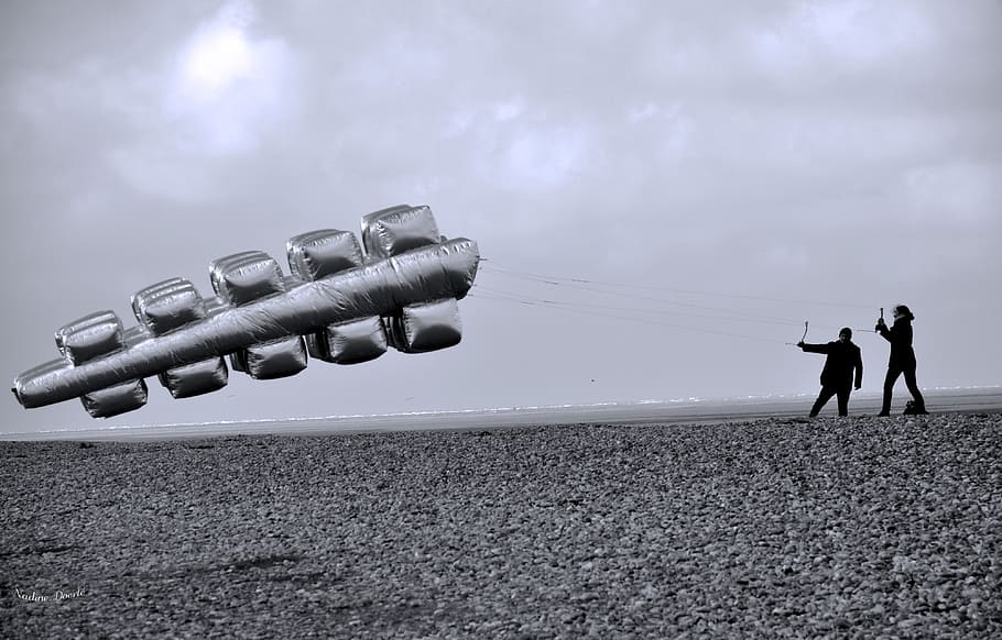 beach, kite, grey, cloud, sky, cloud - sky, nature, men, real people HD wallpaper
