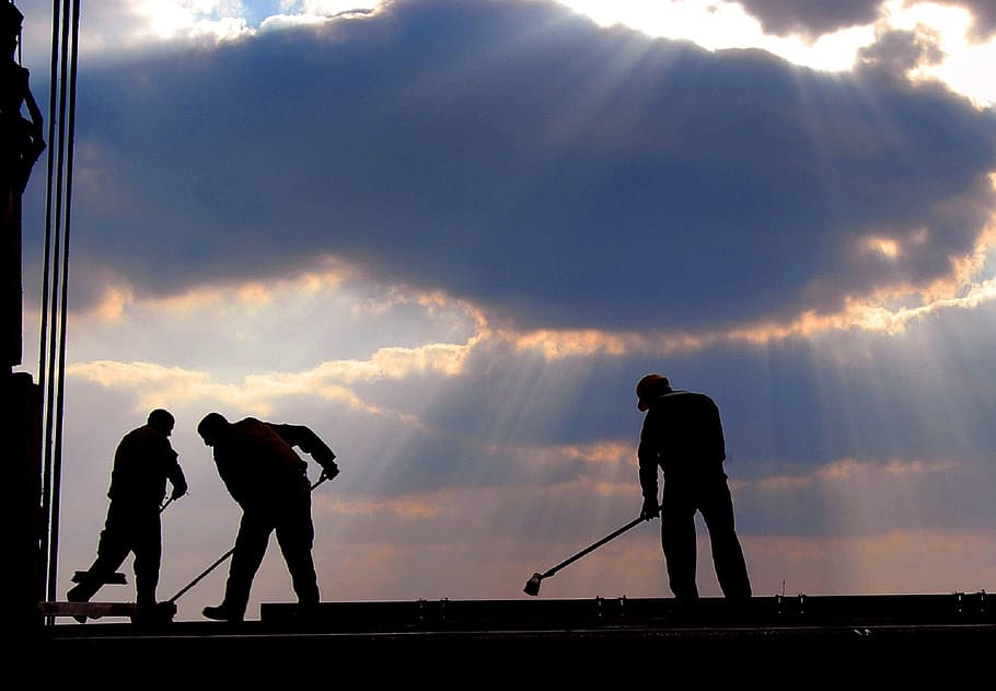 men working under the cloudy sky, workers, brooms, mops, crepuscular rays, HD wallpaper