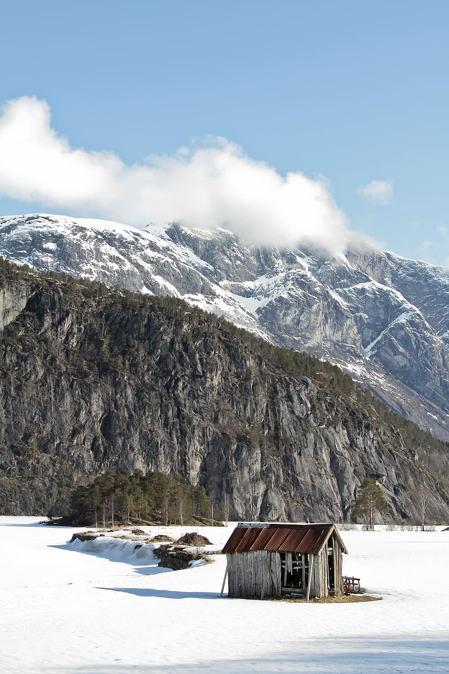 grey wooden cabin near mountain, winter, snow, cloud, tree HD wallpaper