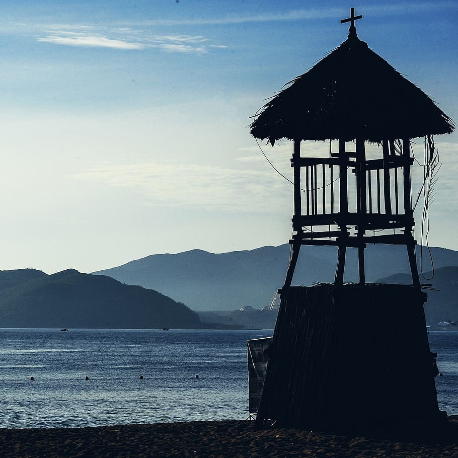 Silhouette Photo of Wooden Guard House, bay, beach, clouds, landscape HD wallpaper
