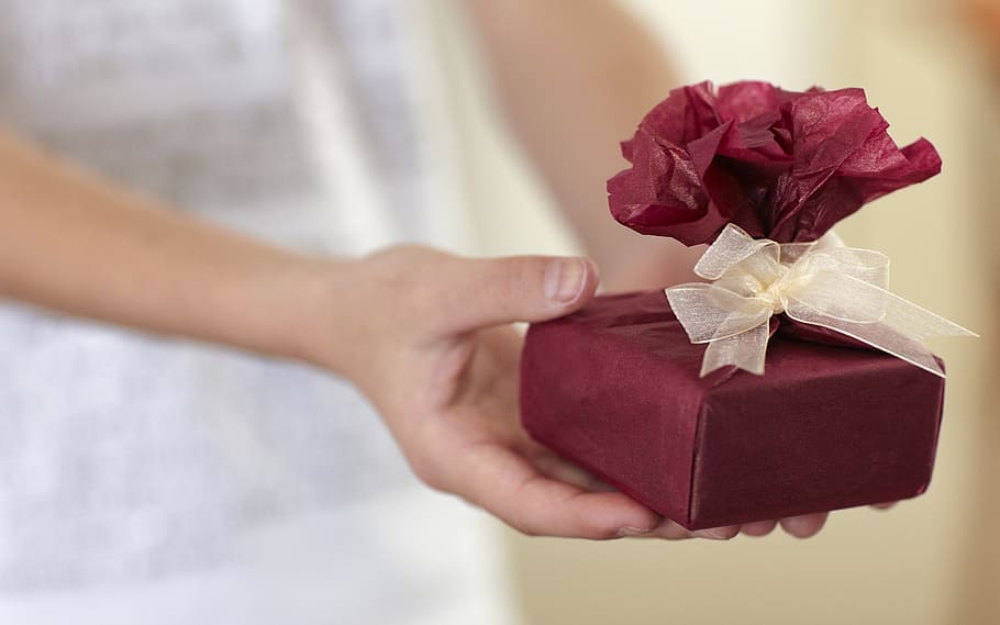 person holding maroon gift box, gifts, women, box - Container HD wallpaper