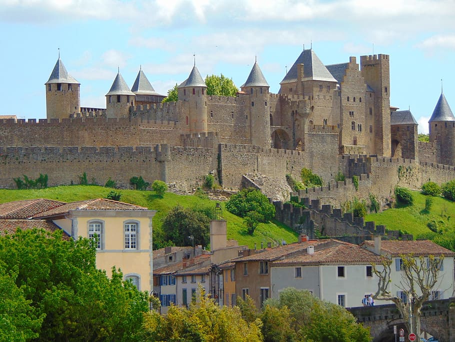 castle near houses during daytime, carcassonne, france, tourism, HD wallpaper