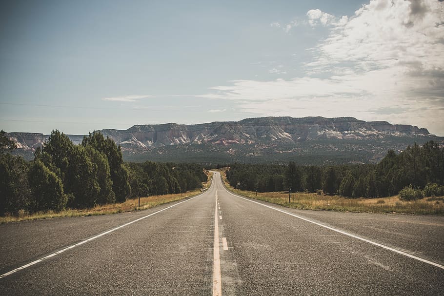 empty gray concrete road near mountain, asphalt, countryside HD wallpaper