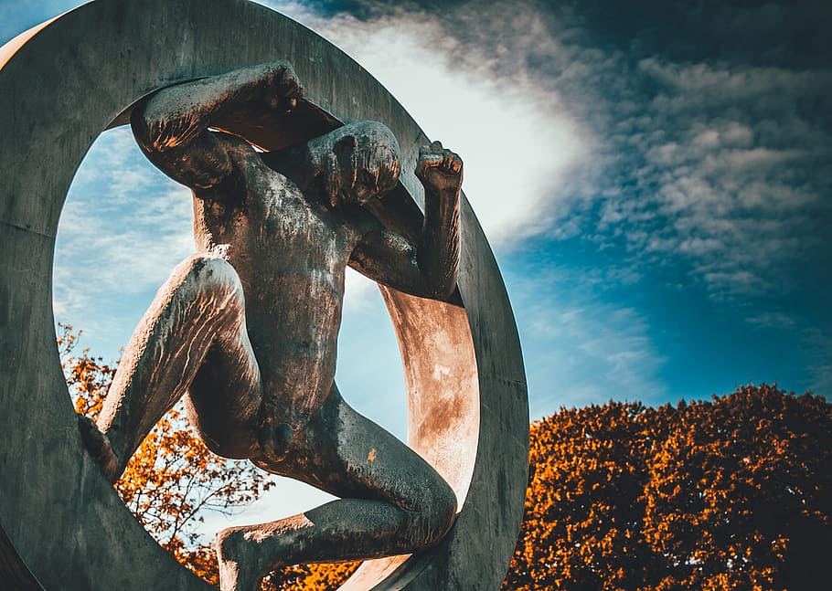 Man in Circle Concrete Statue, architecture, art, sky, metal HD wallpaper