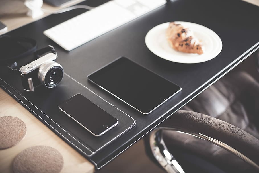 Morning Breakfast Workspace Setup, black, camera, computer, desk HD wallpaper