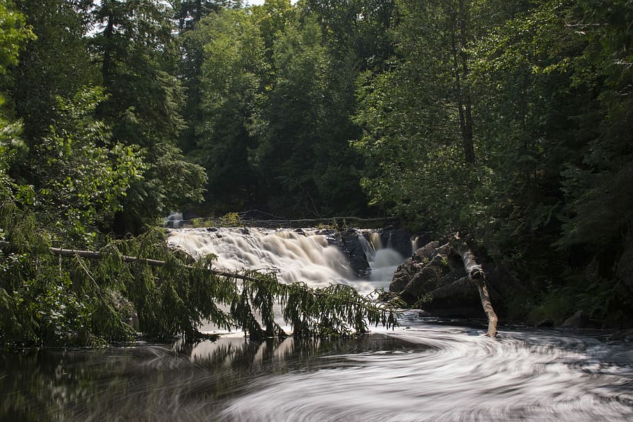 Stream in the woodlands, time lapse photography of waterfalls HD wallpaper