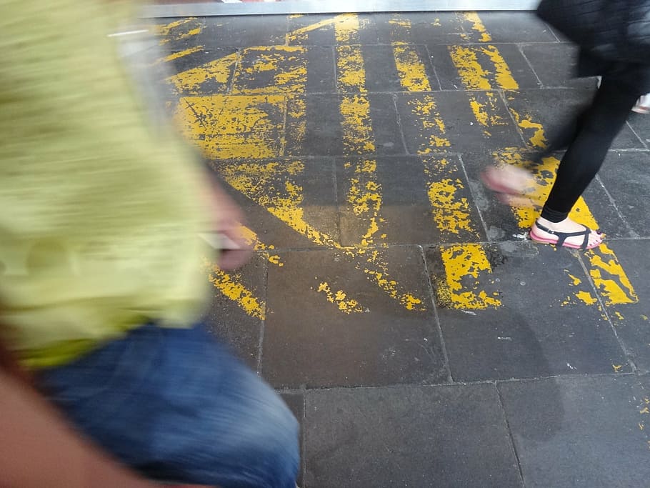 movement, run, mark, feet, legs, away, fair, contrast, types HD wallpaper