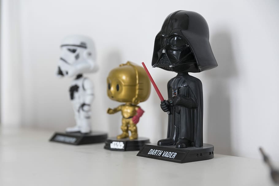 Star wars Darth Vader. Stormtrooper, and C-P30 bobbleheads beside each other, Star Wars Darth Vader, C-P30, and Stormtrooper bobblehead figurines on table, HD wallpaper