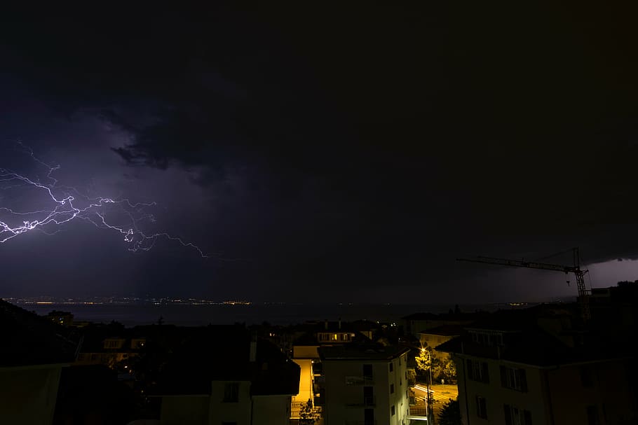 photo of lightning, dark, night, clouds, sky, architecture HD wallpaper