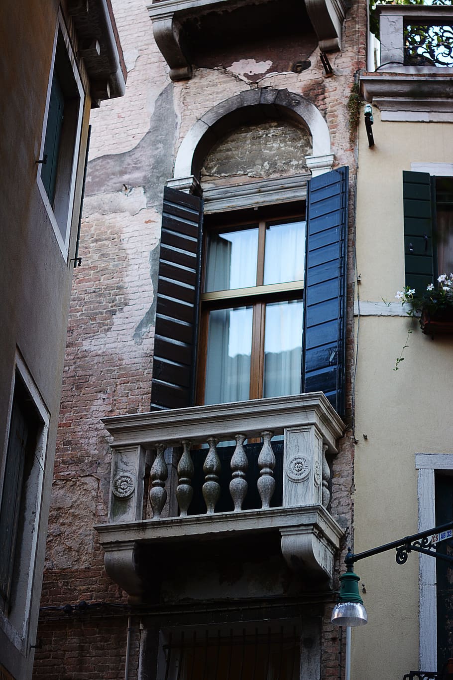 HD wallpaper: Window, Beautiful, Italy, Venice, ancient, shutters ...