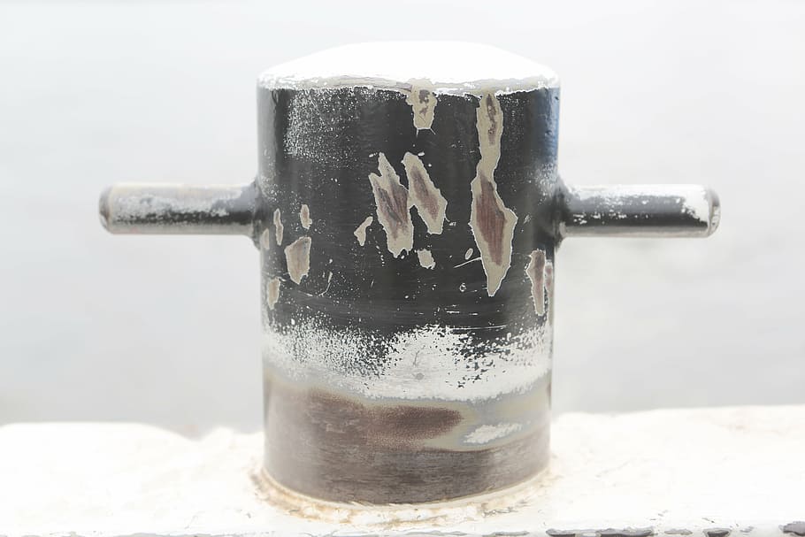 black and gray steel post, close, photography, metal, bar, mooring HD wallpaper
