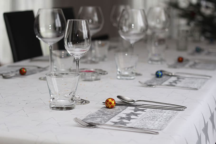 clear glass cup, cover, table, gedeckter table, invitation HD wallpaper