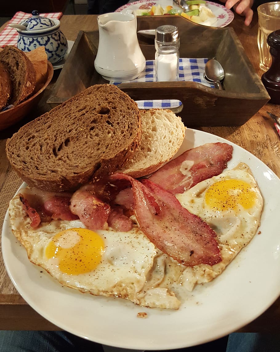 eggs, bacon, breakfast, becon, cafe, bread, food, board, morning HD wallpaper