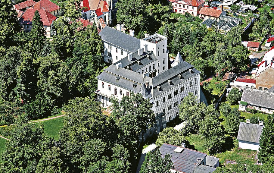 https://c1.wallpaperflare.com/preview/260/420/1006/castle-pardubice-city-aerial-view-czech-republic.jpg