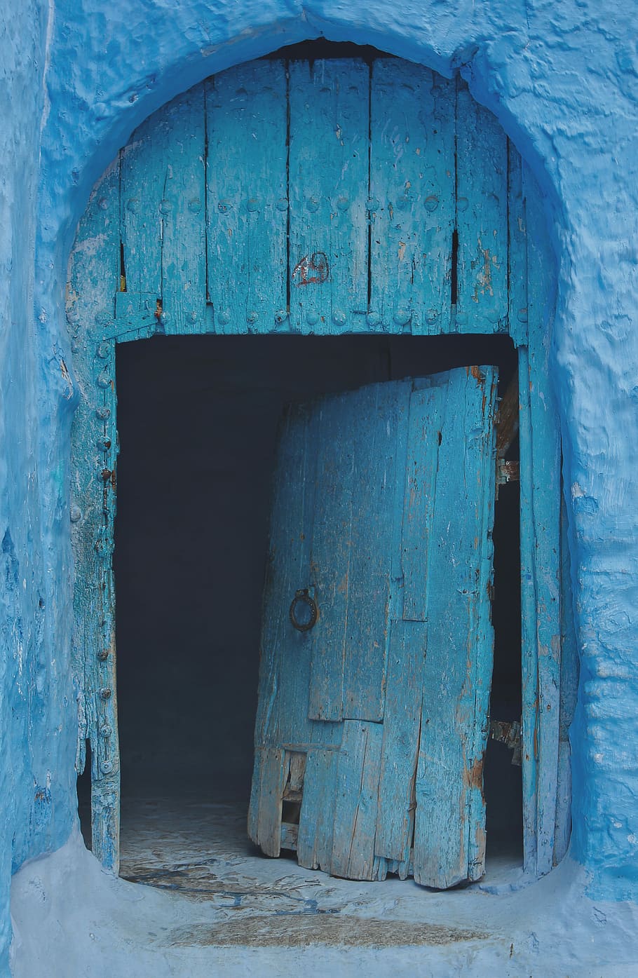 opened blue wooden door, blue wooden door opened on blue concrete wall, HD wallpaper