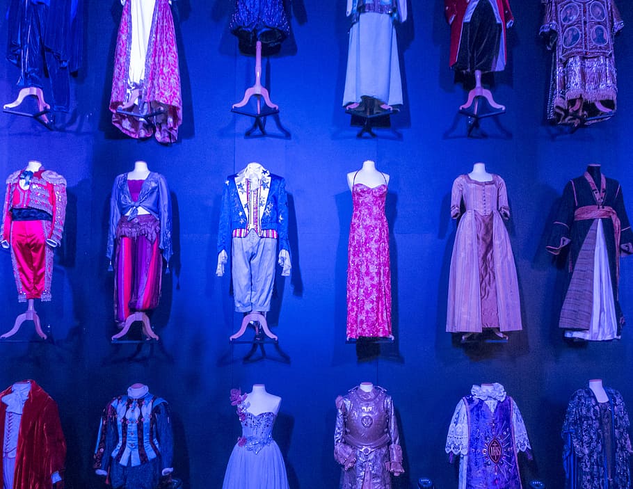 costumes, models, opera, old, exhibition, rows, clothing, blue HD wallpaper
