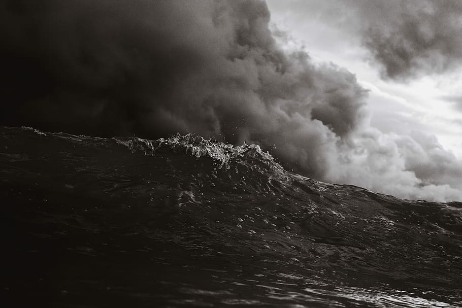 grayscale photo of beach waves, gray scale photography of huge sea waves HD wallpaper