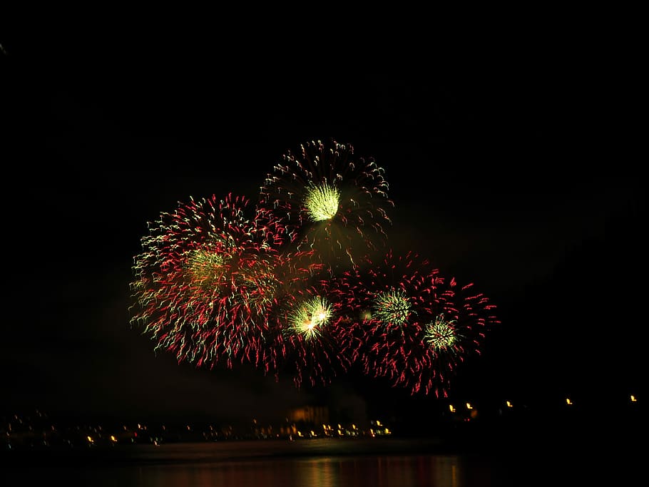 Fireworks, Reflections, Water, Glitter, garda, tourism, night HD wallpaper