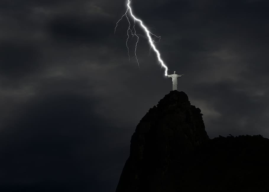 lightning hitting Christ the Redeemer, statue, flash, impact