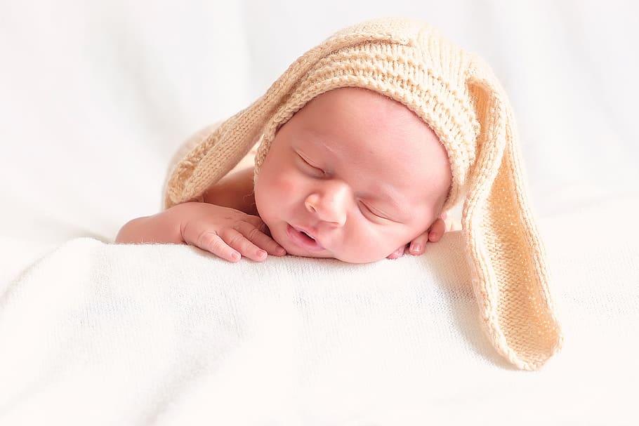 baby wearing beige rabbit beanie, bunny, babe, newborn, photoshoot, HD wallpaper