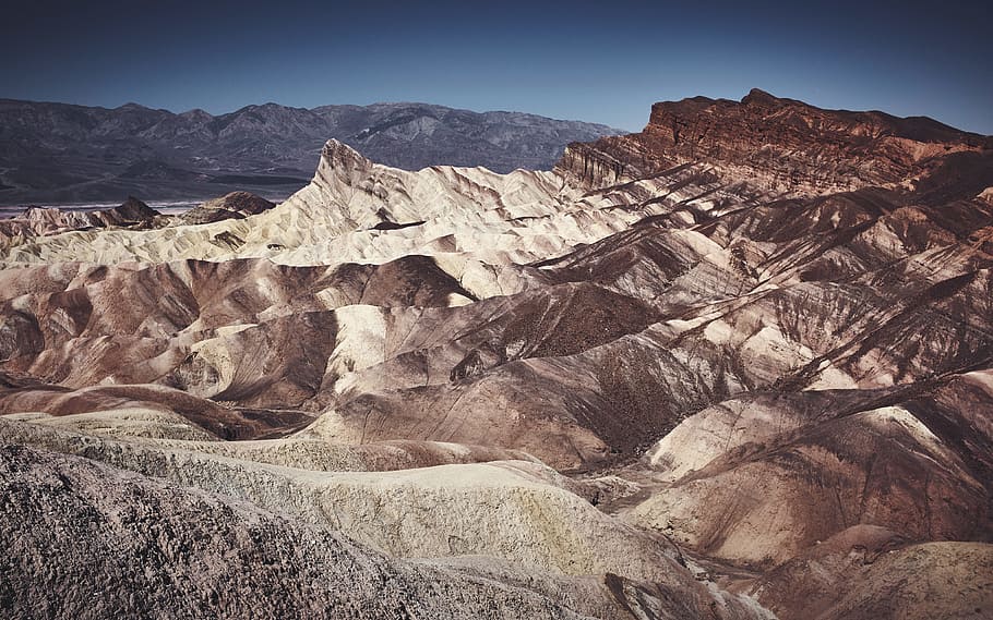 landscape photography of mountain ranges, gray mountain during daytime HD wallpaper