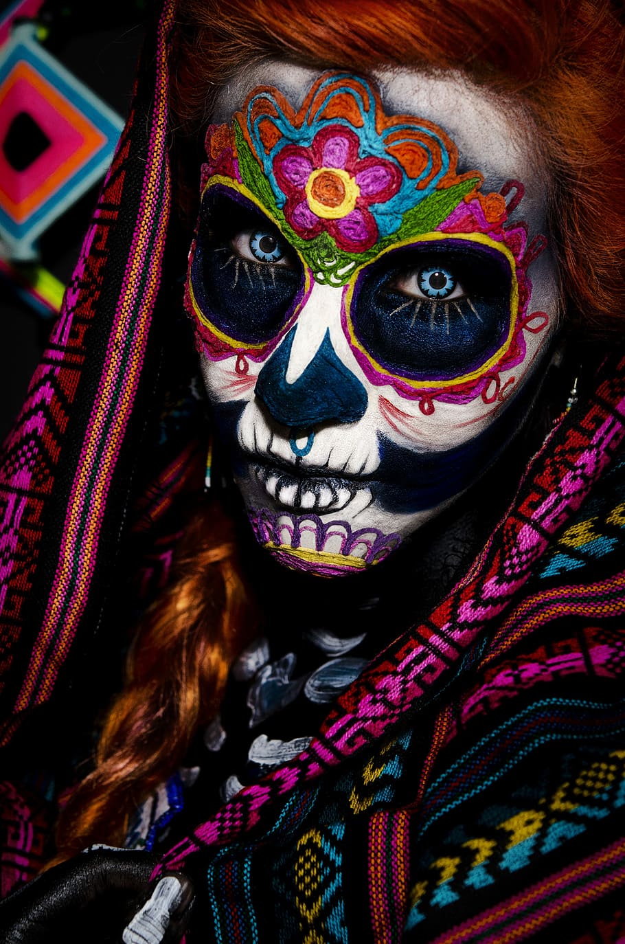 Muerte face painting, brown haired woman with face paint, retoque