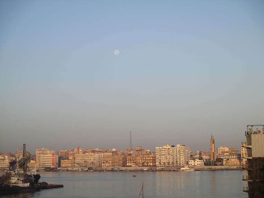 sea, suez canal, moon, boats, sky, port, ship, daytime, sunrise, HD wallpaper