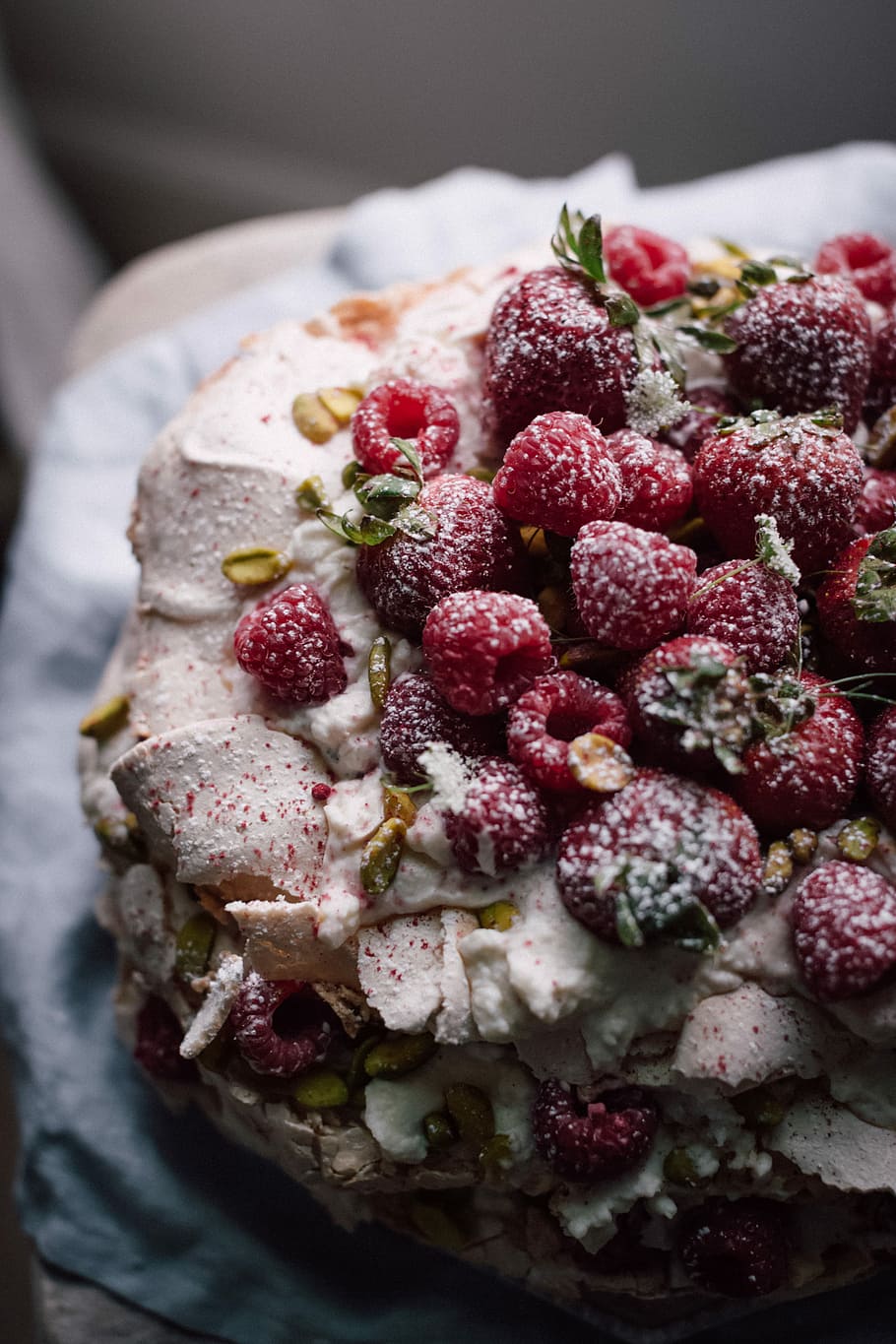 cake with strawberry toppings, shallow focus photography of strawberry cake HD wallpaper