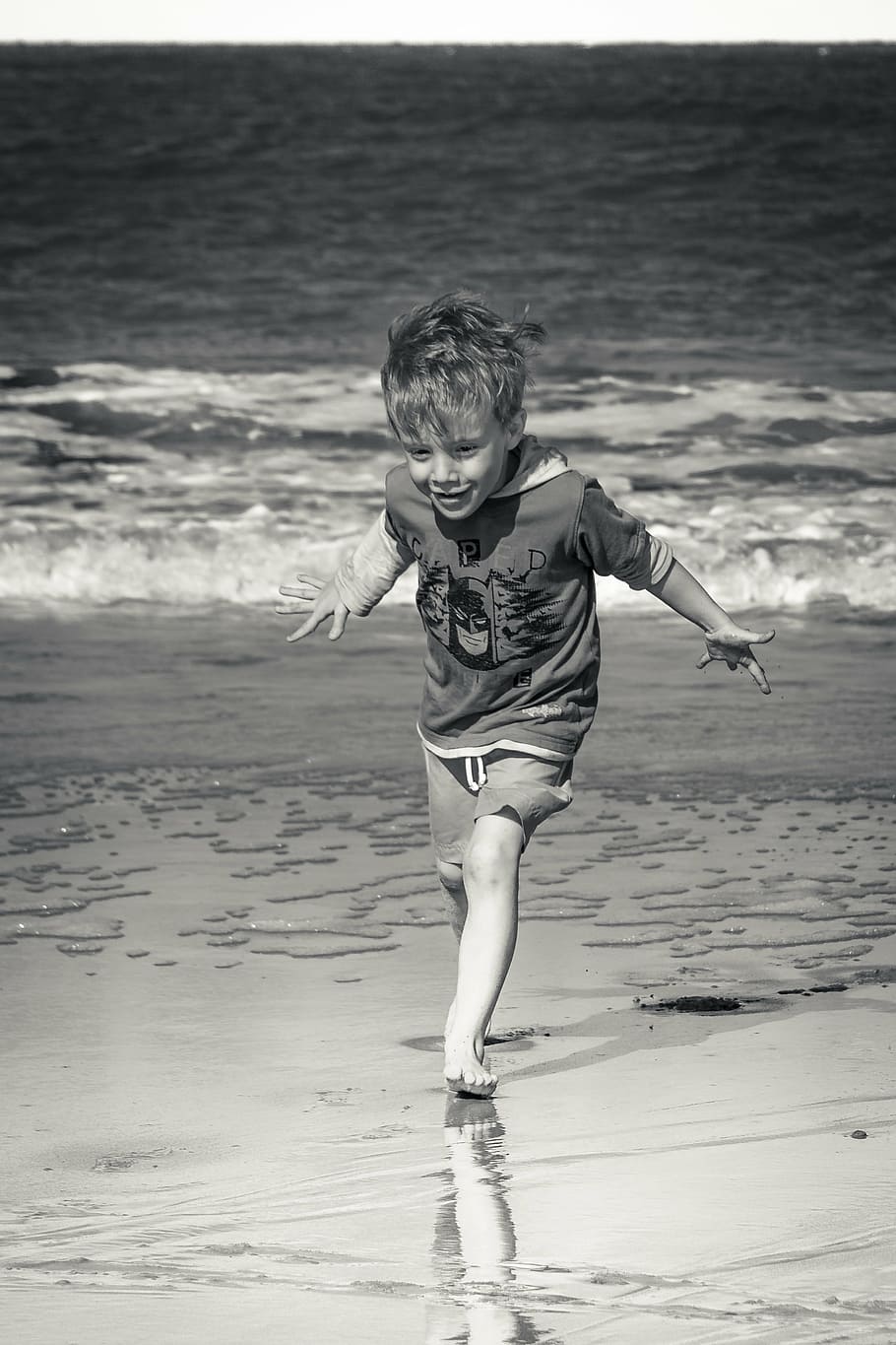 beach, boy, black and white, vacation, child, sea, beach fun HD wallpaper