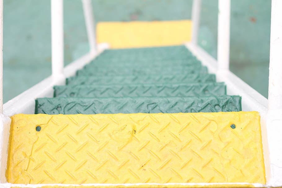 close up photo of empty stair case, blur, clean, close-up, focus HD wallpaper
