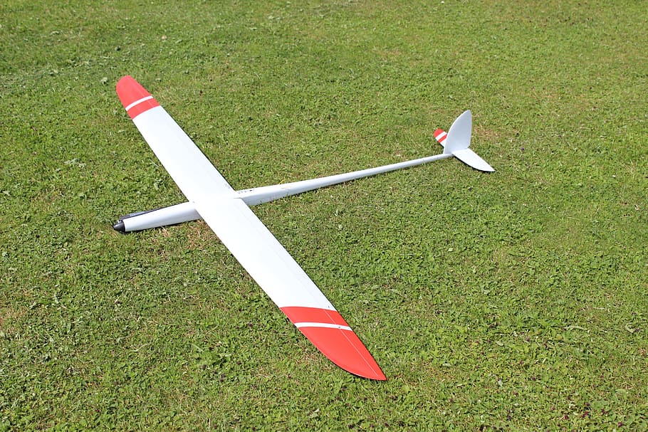 f5b, model flight, meadow, white, red, rush, competition, hobby HD wallpaper