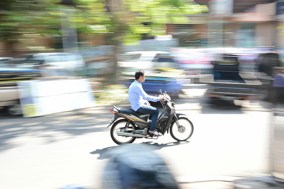 Panning, Motorcycle, Speed, motion, fast, motorbike, blur, man HD wallpaper