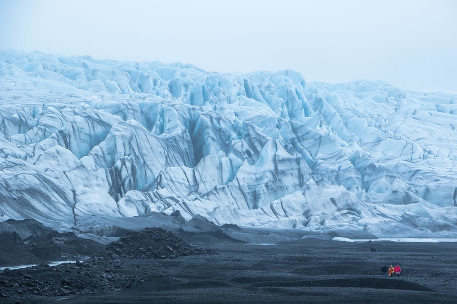 snow capped mountain under white sky during daytime, mountain of ice HD wallpaper