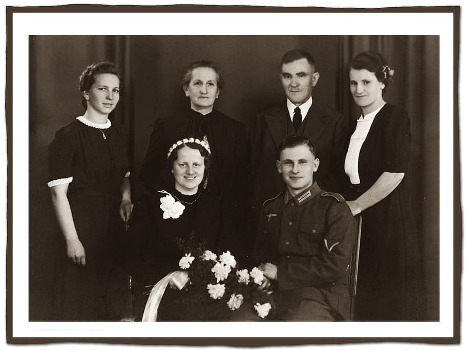 group of people grayscale photo, old, family, wedding, man, woman