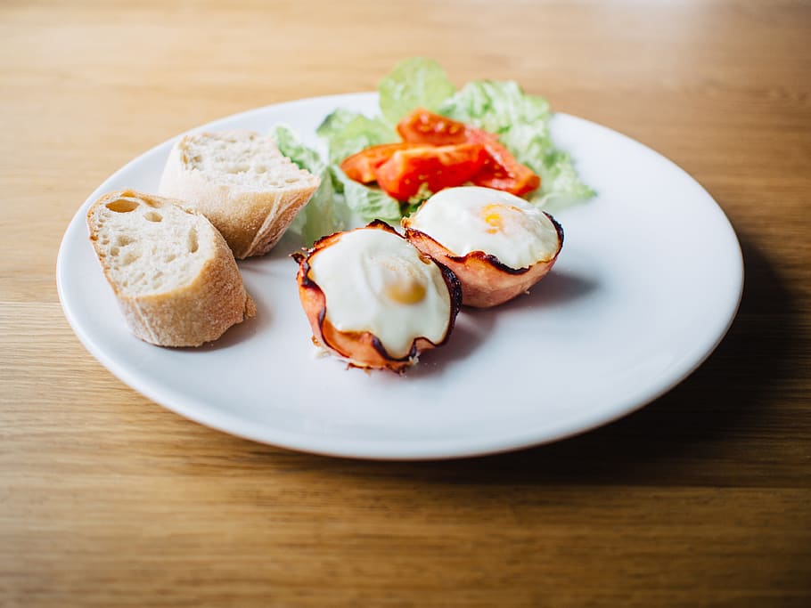 breakfast, food, eggs, ham, bread, tomatoes, lettuce, vegetables HD wallpaper