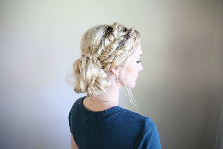 How do you do cool hairstyles for school?