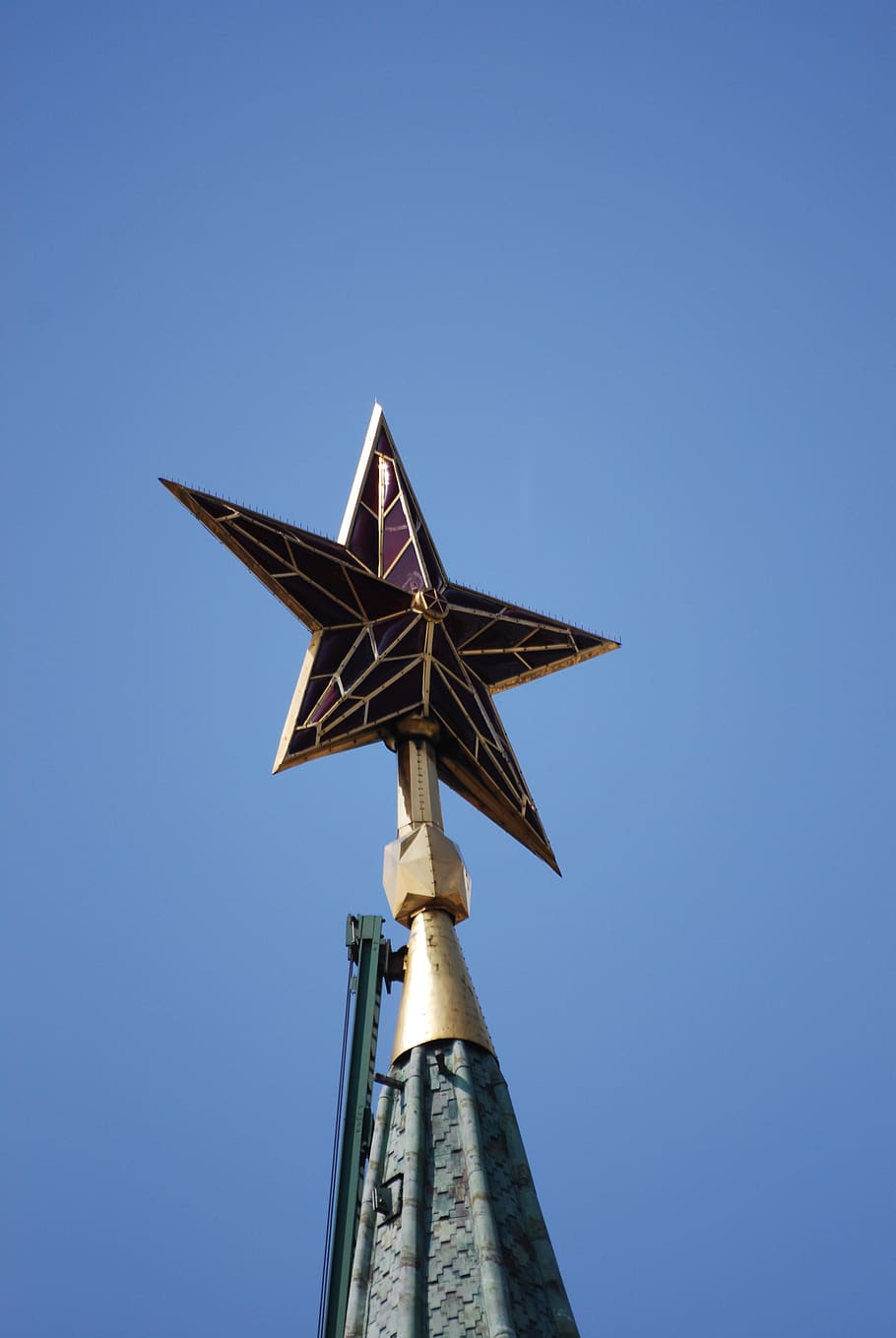 На каких башнях звезды. Звезда на Боровицкой башне. Рубиновые звезды Кремля. Звезда на шпиле Кремля. Звезда на кремлевской башне.