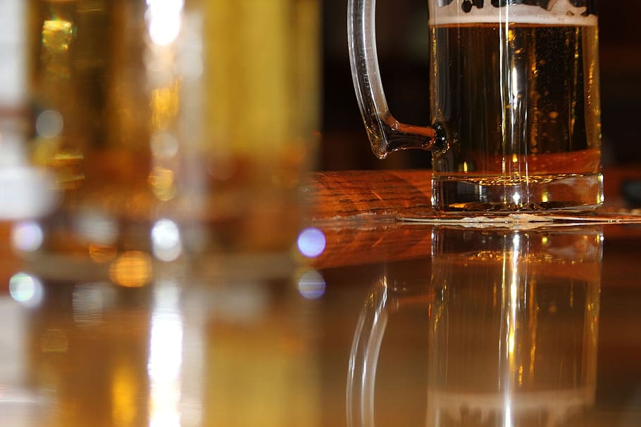 beer, drinks, mug, table, bar, refreshment, food and drink HD wallpaper