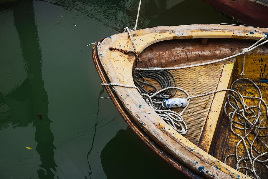 dirty, water, reflection, boat, rope, beverage, drink, can HD wallpaper