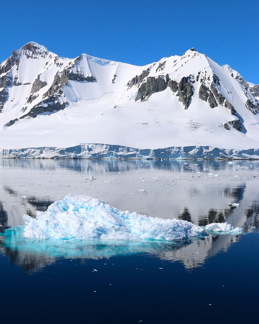 12,897 Ice Floe Stock Photos, High-Res Pictures, and Images - Getty Images