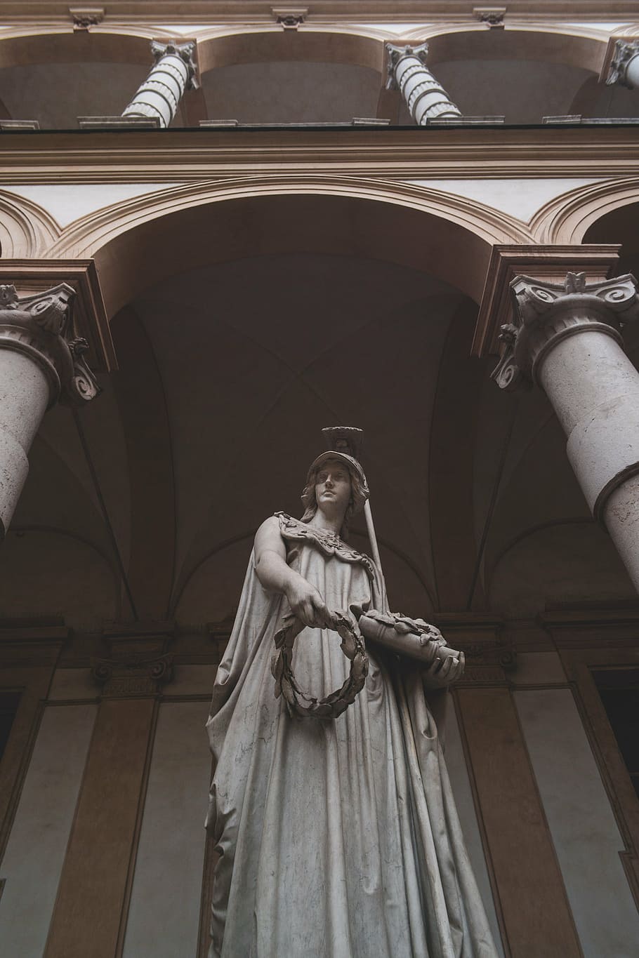 building, low angle shot, sculpture, statue, indoors, real people HD wallpaper