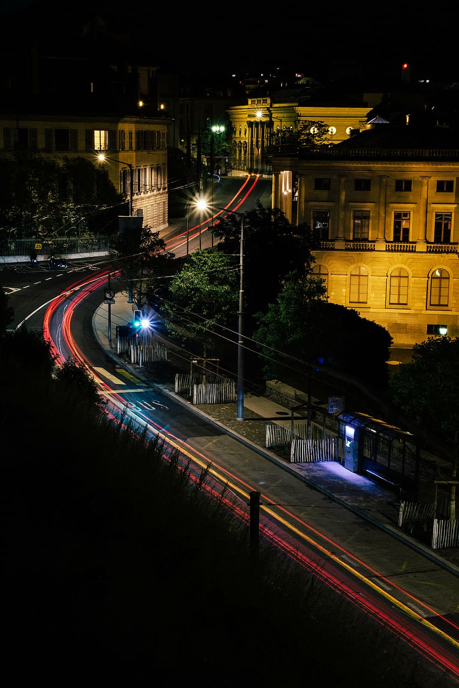 timelapse photo of street during nighttime, architecture, building HD wallpaper